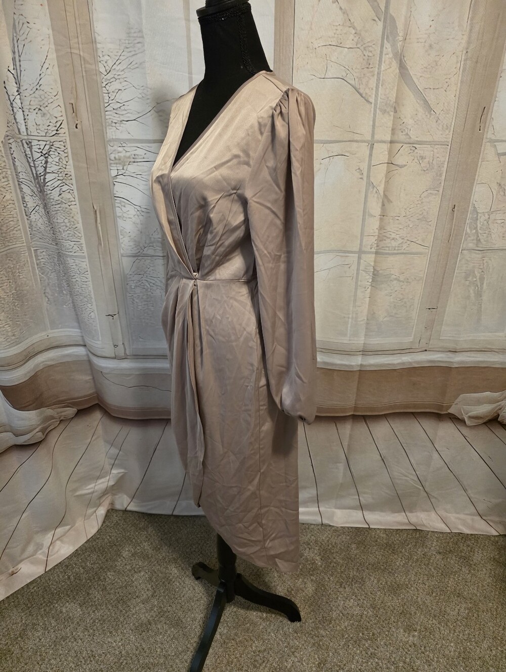 Elegant Wrap-Style Long Sleeve Dress in Blush - Picture 2 of 6
